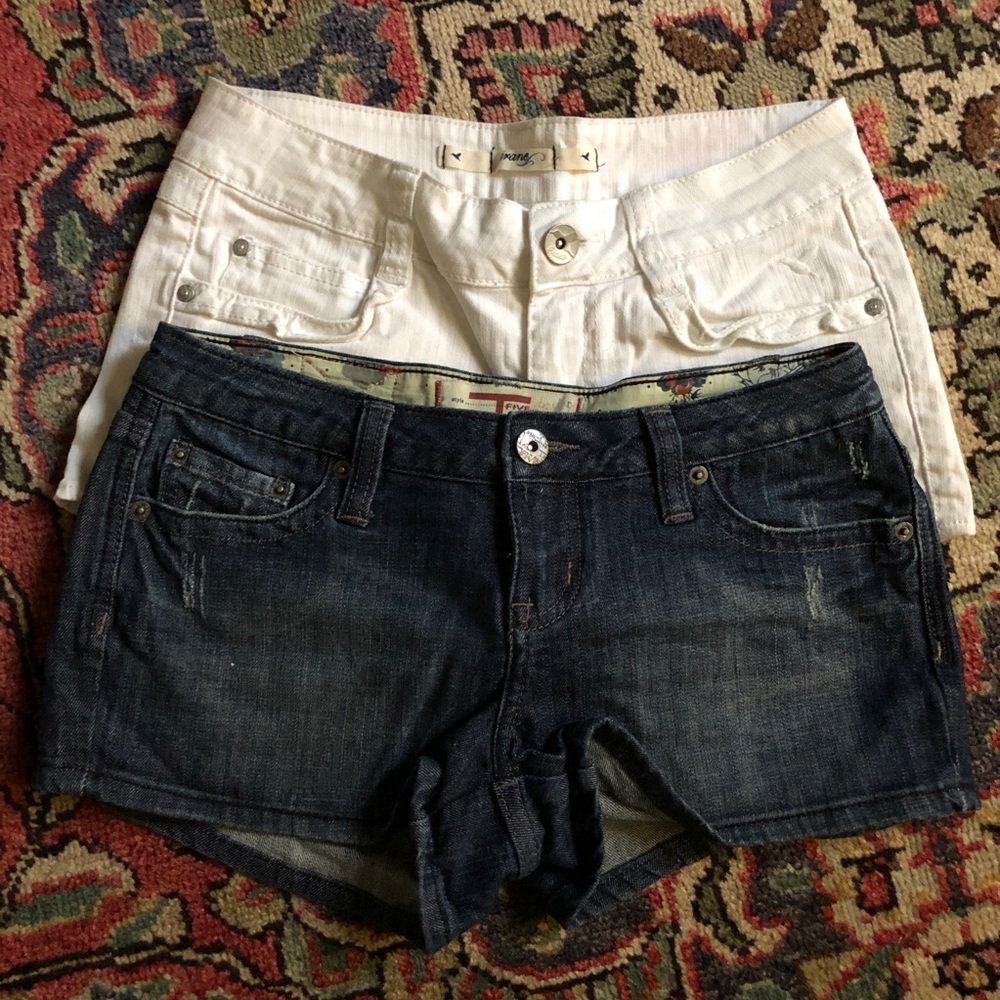 2 pairs of denim juniors shorts sz 3 Blue &white